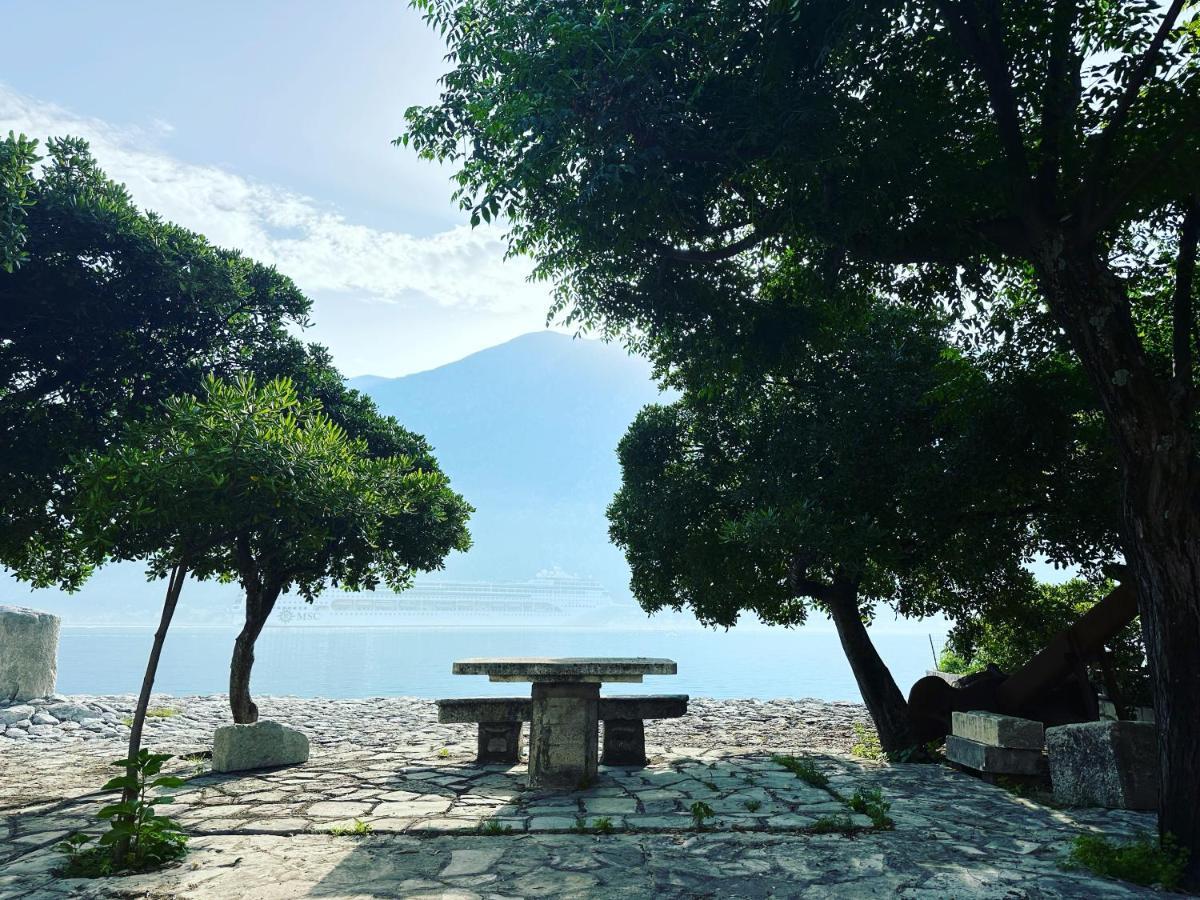 Villaoldmariner Prcanj Luaran gambar